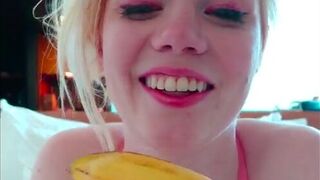 Pearl Sinclair - Fucking and Sucking a Banana