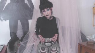 Slutty spice goth girl bbc huge dildo fuck and ride xxx video