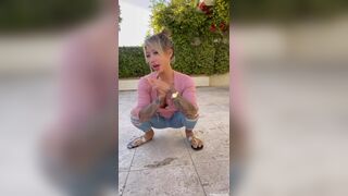 Kiara Moon outdoor pee show xxx onlyfans porn videos