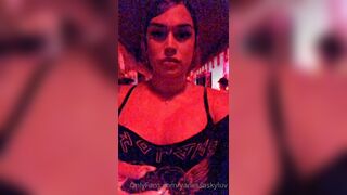 Vanessaskyluv 1st time ever to Halloween horror nights xxx onlyfans porn video