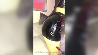 Pengali Princess fingering her pussy in niqab xxx onlyfans porn video