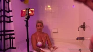 Sexybuffbabe w/ goddessnadia from our impromptu drop in live stream bubble bathing these size 9 xxx onlyfans porn video