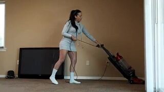 Curvy Latina wife cheats on her husband with the cable