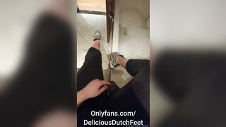 Deliciousdutchfeet im in such a smelly feet mode. enjoy this bath video w/ arabfootsoldier cleaning my sti xxx onlyfans porn video