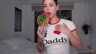 Kim Tylor teasing w/ a lollipop before bedtime xxx onlyfans porn videos