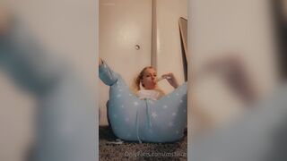 Msfiiire webcam dildo masturbation orgasm