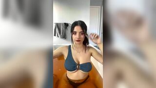 Julia Burch Bathtub Webcam Porn Video