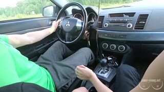 Jenny young teen does blowjob in the car without stopping.cum in the mouth video
