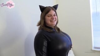 Sarahrae - sarahrae catwoman bounces out of bra