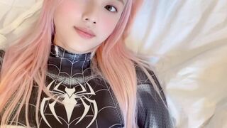 Vyvan Le Sexy Spiderman Cosplay Onlyfans VideoLeaked