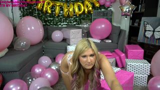 Honeysuckle19 birthday show highlight opening some presents xxx onlyfans porn videos