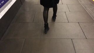 Feetwonders happy halloween i got a lot more looks in latex than when i walk barefoot xxx onlyfans porn videos