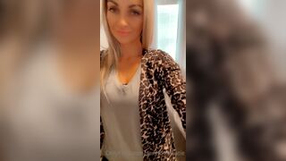 Sexymomkatie Going eat lunch before get the kids _ hope your Friday going well onlyfans porn video xxx
