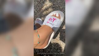 Cinnamonfeet2 i can see you looking at me across the street want to get close and kiss my arches and t xxx onlyfans porn videos