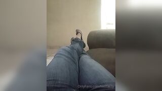 Feetfaccy chegando do trabalho e tirando a sapatilha xxx onlyfans porn videos