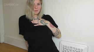 Elle Hell - HOT TATTOOED SLUT FUCKS HER PUSSY AND ASS AT THE SAME TIME