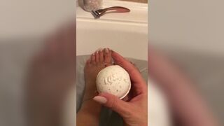 Footsiegalore lush butterball bath bomb made my feet so soft xxx onlyfans porn videos