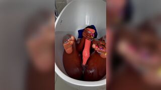 Queen Tahshaar plays with dildo part 1