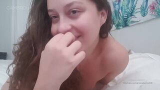 Emma Banks Cums On Her Bed
