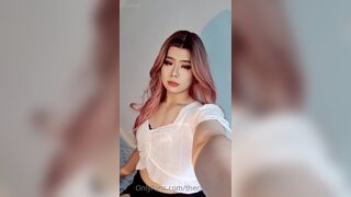 TheCDJasmine Squirts Nut From Stroking And Jerking With Wet Ass Bussy Spread
