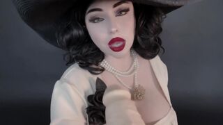 Bishoujomom / juliette michele cosplays Lady Dimitrescu