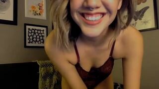 Horny MILF Playing With Her Sextoys On Homemade Webcam